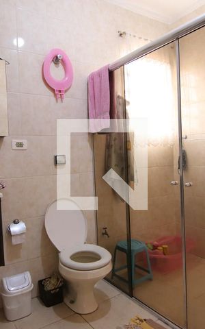 Casa à venda com 170m², 3 quartos e 2 vagasBanheiro da Suíte 1