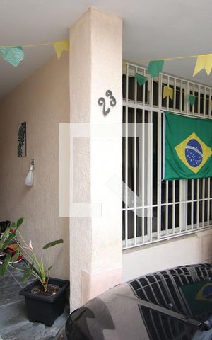 Casa à venda com 170m², 3 quartos e 2 vagasGaragem