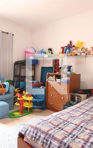 Casa à venda com 170m², 3 quartos e 2 vagasQuarto