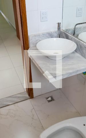 Casa à venda com 438m², 4 quartos e 5 vagas Casa à venda com 438m², 4 quartos e 5 vagasBanheiro da Suite 2