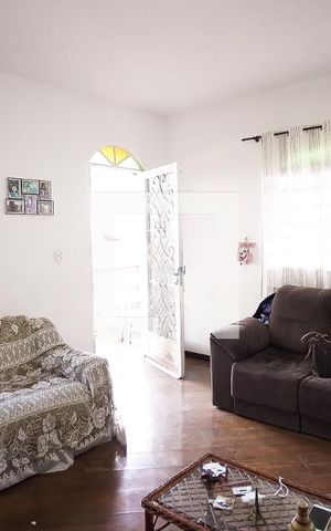 Casa à venda com 360m², 7 quartos e 3 vagas Casa à venda com 360m², 7 quartos e 3 vagasSala 1 casa 2