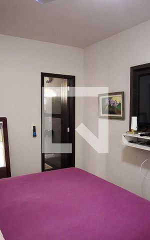 Casa à venda com 360m², 7 quartos e 3 vagas Casa à venda com 360m², 7 quartos e 3 vagasQuarto 4 casa 1