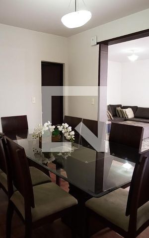 Casa à venda com 360m², 7 quartos e 3 vagas Casa à venda com 360m², 7 quartos e 3 vagasSala 2 casa 1