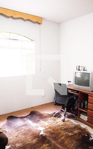 Casa à venda com 360m², 7 quartos e 3 vagas Casa à venda com 360m², 7 quartos e 3 vagasQuarto 2 casa 1