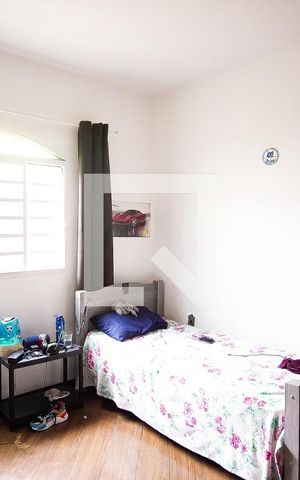 Casa à venda com 360m², 7 quartos e 3 vagas Casa à venda com 360m², 7 quartos e 3 vagasQuarto 2 casa 2