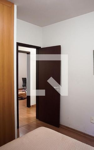 Casa à venda com 360m², 7 quartos e 3 vagas Casa à venda com 360m², 7 quartos e 3 vagasQuarto 3 casa 1