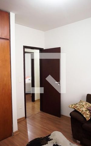 Casa à venda com 360m², 7 quartos e 3 vagas Casa à venda com 360m², 7 quartos e 3 vagasQuarto 2 casa 1