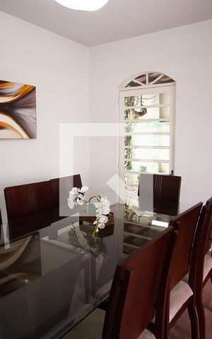 Casa à venda com 360m², 7 quartos e 3 vagas Casa à venda com 360m², 7 quartos e 3 vagasSala 2 casa 1