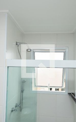 Apartamento para alugar com 70m², 2 quartos e 1 vaga Apartamento para alugar com 70m², 2 quartos e 1 vagaBanheiro da Suíte