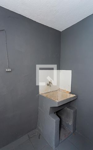Casa para alugar com 150m², 3 quartos e 1 vaga Casa para alugar com 150m², 3 quartos e 1 vagaÁrea de Serviço e quintal