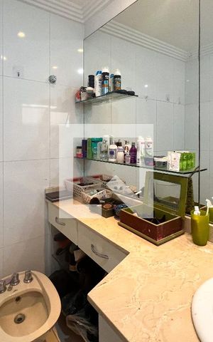 Apartamento à venda com 186m², 4 quartos e 3 vagasBanheiro da Suíte 1