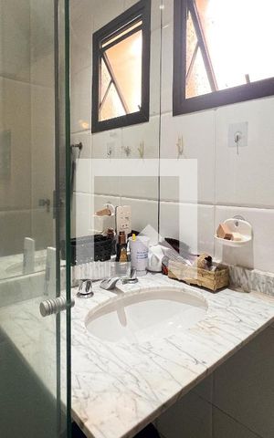 Apartamento à venda com 186m², 4 quartos e 3 vagasBanheiro da Suíte 4