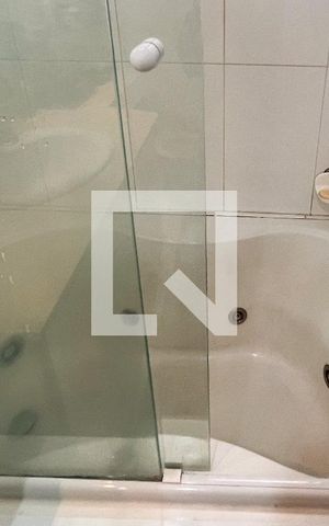 Apartamento à venda com 186m², 4 quartos e 3 vagasBanheiro da Suíte 1