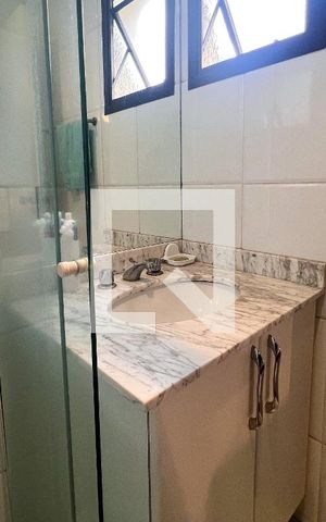 Apartamento à venda com 186m², 4 quartos e 3 vagasBanheiro da Suíte 2