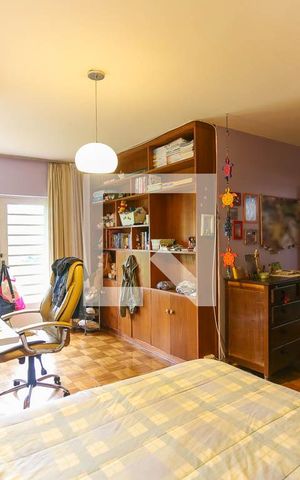 Casa à venda com 235m², 5 quartos e 2 vagas Casa à venda com 235m², 5 quartos e 2 vagasQuarto 2