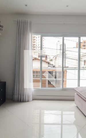 Casa para alugar com 301m², 3 quartos e 2 vagas Casa para alugar com 301m², 3 quartos e 2 vagasSala