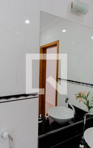 Casa à venda com 360m², 3 quartos e 2 vagas Casa à venda com 360m², 3 quartos e 2 vagasEspelho