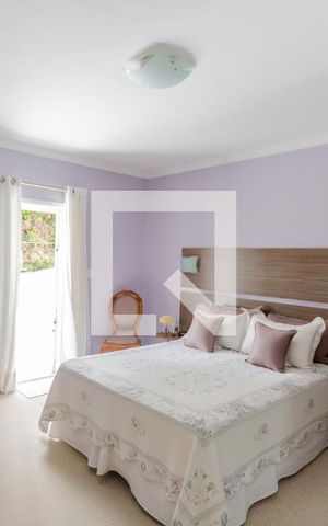 Casa à venda com 360m², 3 quartos e 2 vagas Casa à venda com 360m², 3 quartos e 2 vagasSuíte 1