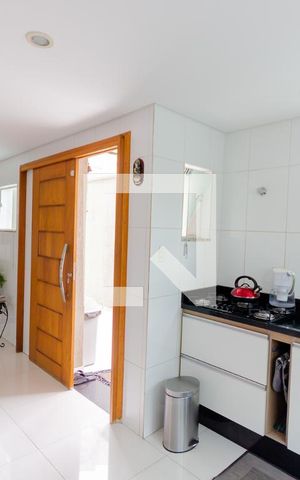 Casa à venda com 360m², 3 quartos e 2 vagas Casa à venda com 360m², 3 quartos e 2 vagasCozinha