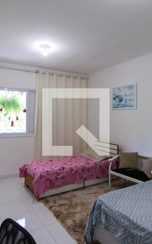 Casa à venda com 320m², 4 quartos e 2 vagas Casa à venda com 320m², 4 quartos e 2 vagasQuarto 1