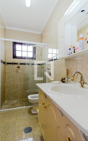 Casa à venda com 300m², 3 quartos e 2 vagasBanheiro da Suíte 3