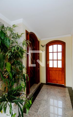 Casa à venda com 300m², 3 quartos e 2 vagasCorredor de Entrada 