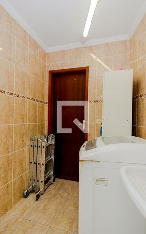 Casa à venda com 300m², 3 quartos e 2 vagasÁrea de Serviço