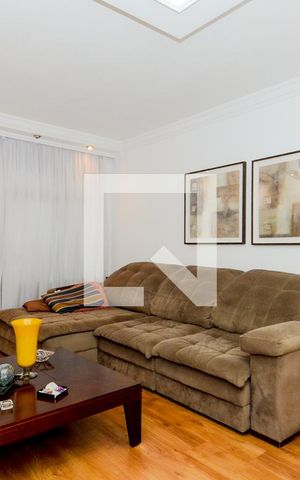 Casa à venda com 300m², 3 quartos e 2 vagasSala