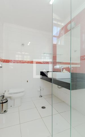 Casa à venda com 300m², 3 quartos e 2 vagasBanheiro da Suíte 2