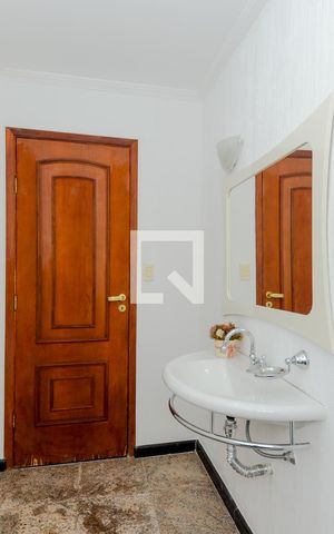 Casa à venda com 300m², 3 quartos e 2 vagasLavabo 