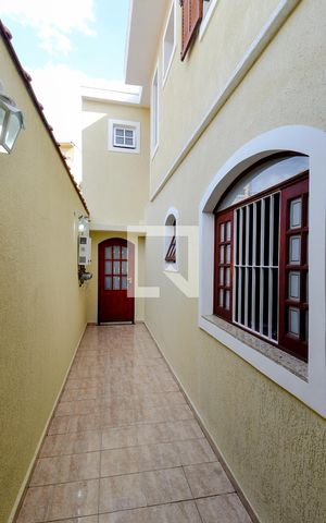 Casa à venda com 300m², 3 quartos e 2 vagasCorredor Lateral 