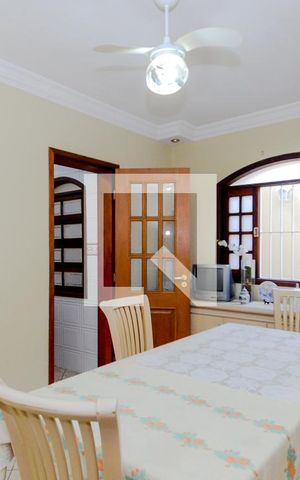 Casa à venda com 300m², 3 quartos e 2 vagasCopa