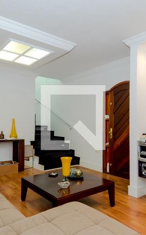 Casa à venda com 300m², 3 quartos e 2 vagasSala