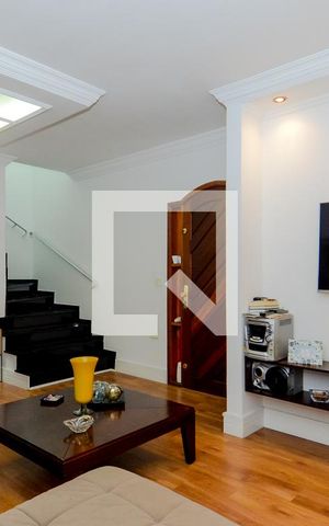 Casa à venda com 300m², 3 quartos e 2 vagasSala