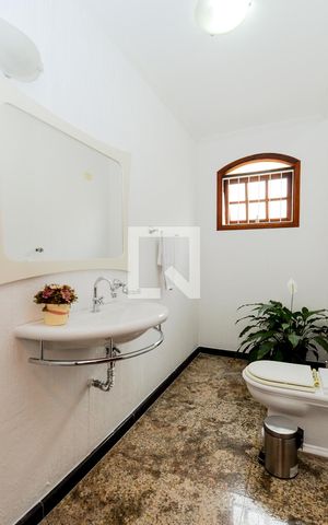 Casa à venda com 300m², 3 quartos e 2 vagasLavabo 