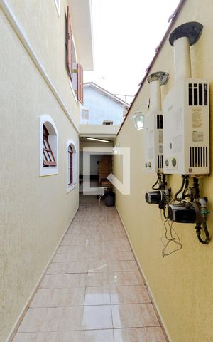Casa à venda com 300m², 3 quartos e 2 vagasCorredor Lateral 
