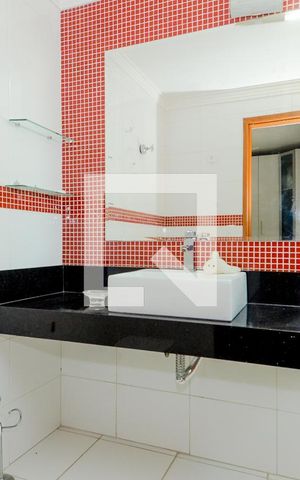 Casa à venda com 300m², 3 quartos e 2 vagasBanheiro da Suíte 2
