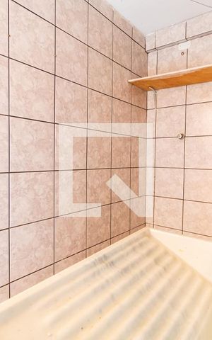 Casa à venda com 180m², 3 quartos e 2 vagas Casa à venda com 180m², 3 quartos e 2 vagasLavanderia