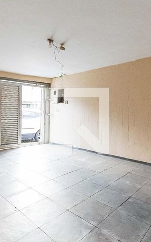 Casa à venda com 180m², 3 quartos e 2 vagas Casa à venda com 180m², 3 quartos e 2 vagasGaragem