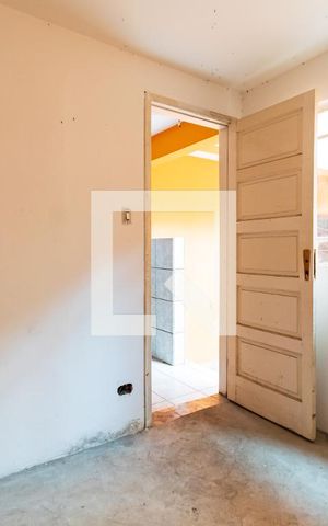 Casa à venda com 180m², 3 quartos e 2 vagas Casa à venda com 180m², 3 quartos e 2 vagasQuarto de Serviço