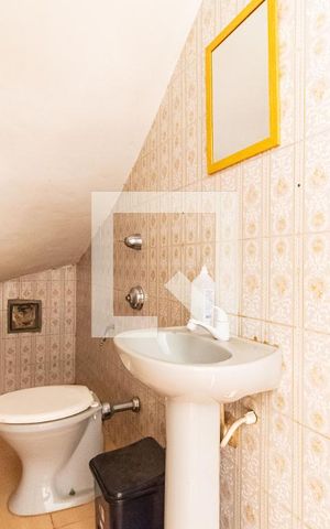 Casa à venda com 180m², 3 quartos e 2 vagas Casa à venda com 180m², 3 quartos e 2 vagasLavabo