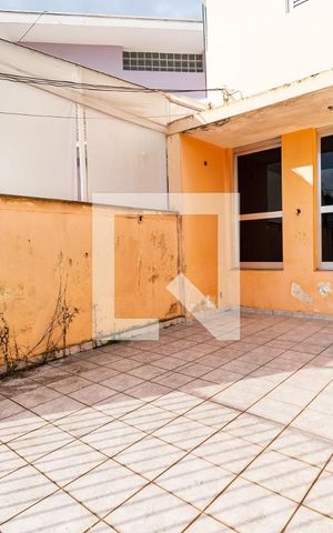 Casa à venda com 180m², 3 quartos e 2 vagas Casa à venda com 180m², 3 quartos e 2 vagasSacada