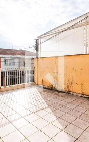 Casa à venda com 180m², 3 quartos e 2 vagas Casa à venda com 180m², 3 quartos e 2 vagasSacada