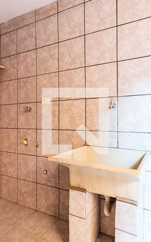 Casa à venda com 180m², 3 quartos e 2 vagas Casa à venda com 180m², 3 quartos e 2 vagasLavanderia