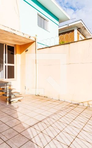 Casa à venda com 180m², 3 quartos e 2 vagas Casa à venda com 180m², 3 quartos e 2 vagasSacada
