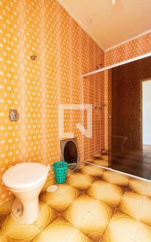 Casa à venda com 180m², 3 quartos e 2 vagas Casa à venda com 180m², 3 quartos e 2 vagasBanheiro