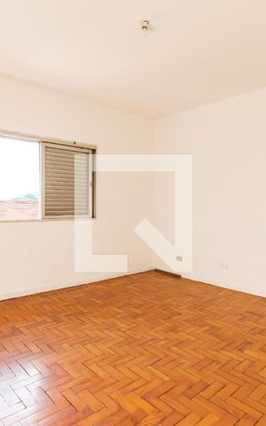 Casa à venda com 180m², 3 quartos e 2 vagas Casa à venda com 180m², 3 quartos e 2 vagasQuarto 1