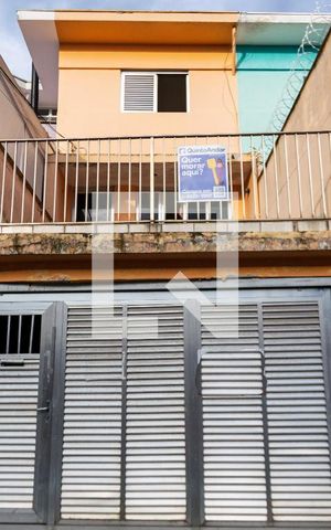 Casa à venda com 180m², 3 quartos e 2 vagas Casa à venda com 180m², 3 quartos e 2 vagasFachada