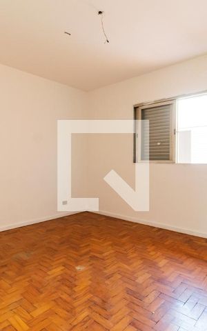 Casa à venda com 180m², 3 quartos e 2 vagas Casa à venda com 180m², 3 quartos e 2 vagasQuarto 3