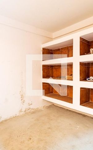 Casa à venda com 180m², 3 quartos e 2 vagas Casa à venda com 180m², 3 quartos e 2 vagasQuarto de Serviço